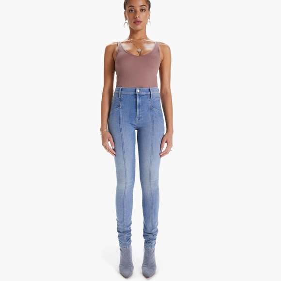 MOTHER Swooner Hover High Waist Seamed Skinny Jean in Blowing Kisses - Picture 8 of 14
